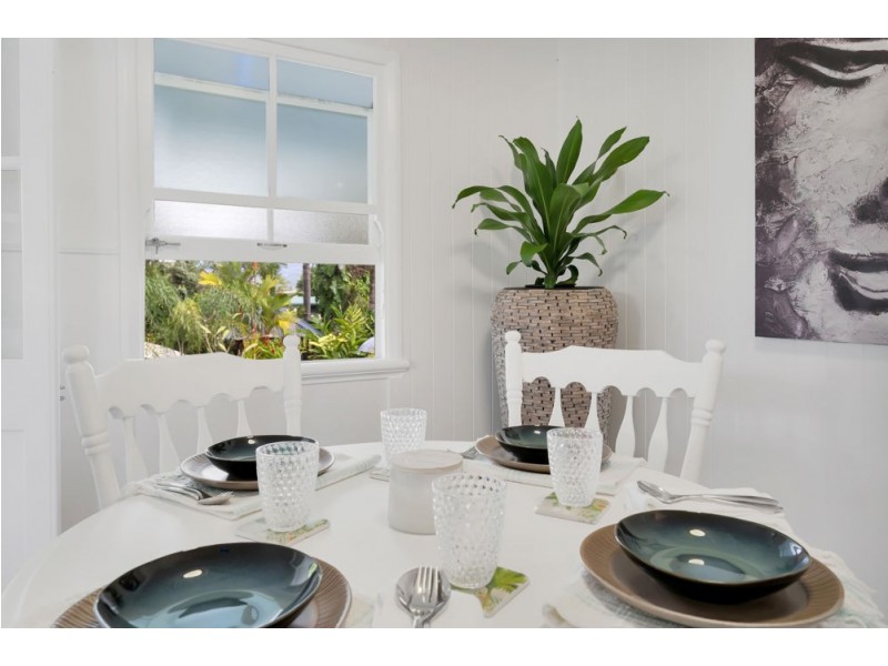 153 Greenslopes St, Edge Hill QLD 4870