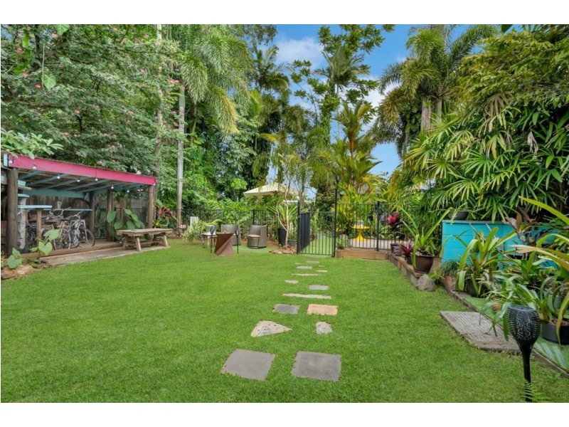 153 Greenslopes St, Edge Hill QLD 4870