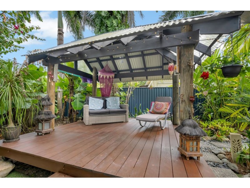 153 Greenslopes St, Edge Hill QLD 4870