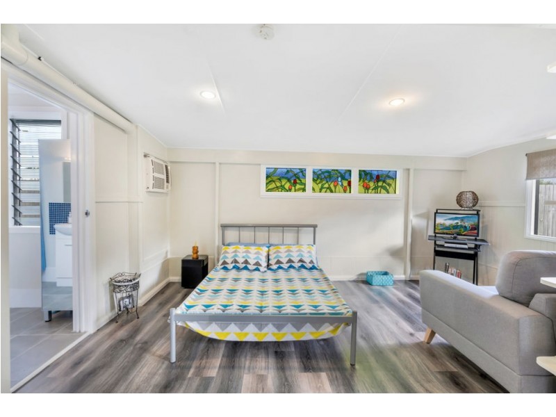 22 Junction Street, Edge Hill QLD 4870