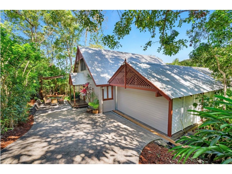 302 Toogood Road, Bayview Heights QLD 4868