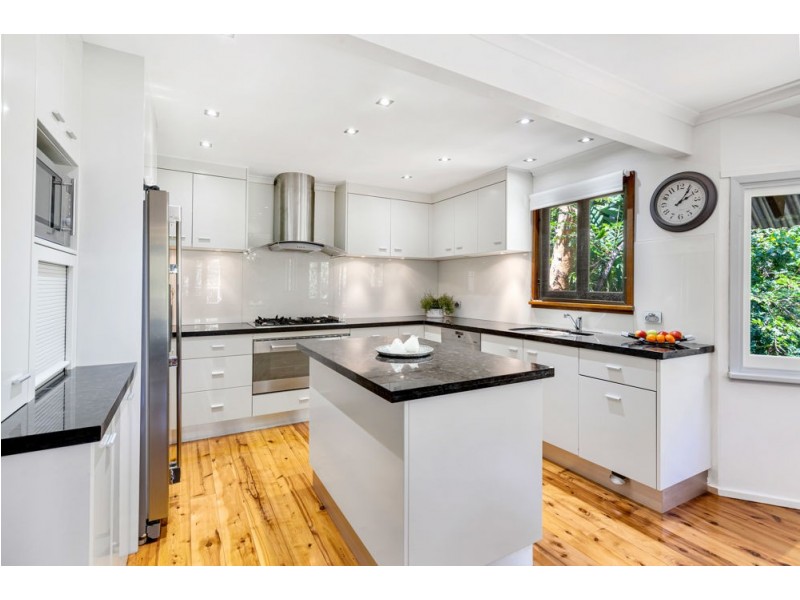 302 Toogood Road, Bayview Heights QLD 4868