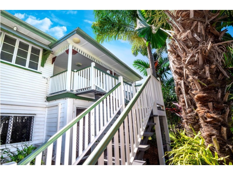 232 Woodward Street, Whitfield QLD 4870