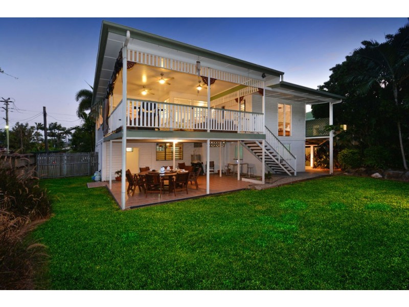 232 Woodward Street, Whitfield QLD 4870