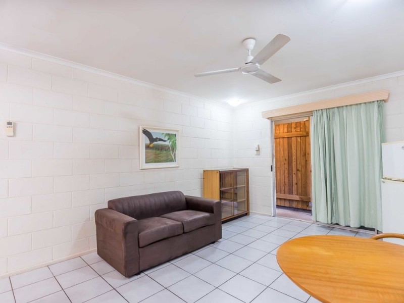 9/379 Mayers Street, Manunda QLD 4870