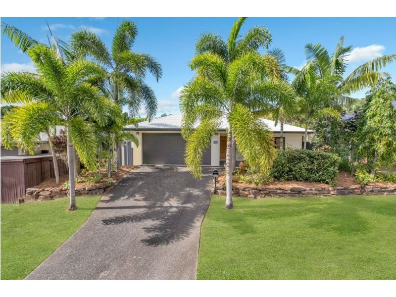 44 Savannah Street, Palm Cove QLD 4879