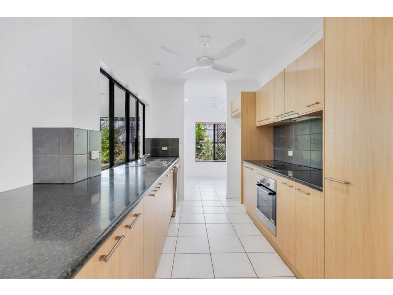 44 Savannah Street, Palm Cove QLD 4879