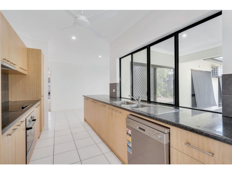 44 Savannah Street, Palm Cove QLD 4879