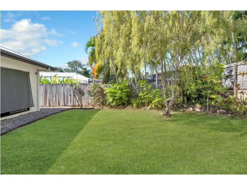 44 Savannah Street, Palm Cove QLD 4879