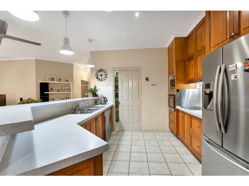 36 Gloucester Street, Whitfield QLD 4870