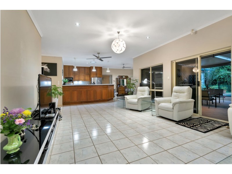36 Gloucester Street, Whitfield QLD 4870