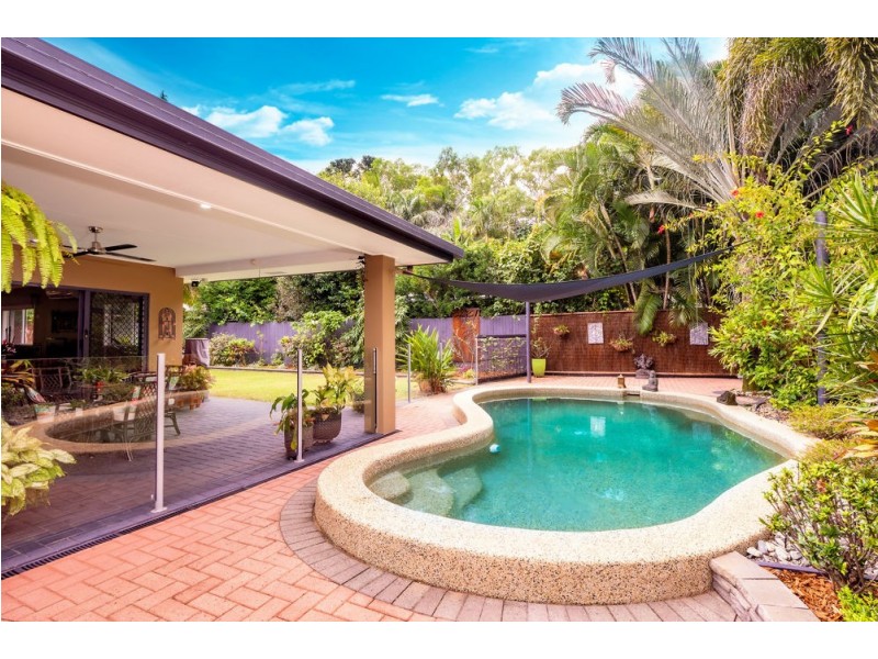 4 Barrier Close, Clifton Beach QLD 4879