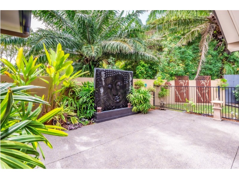 4 Barrier Close, Clifton Beach QLD 4879