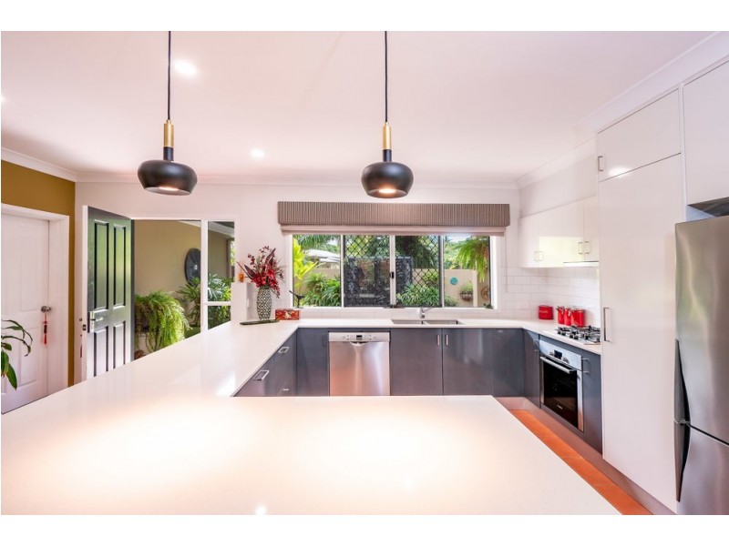 4 Barrier Close, Clifton Beach QLD 4879