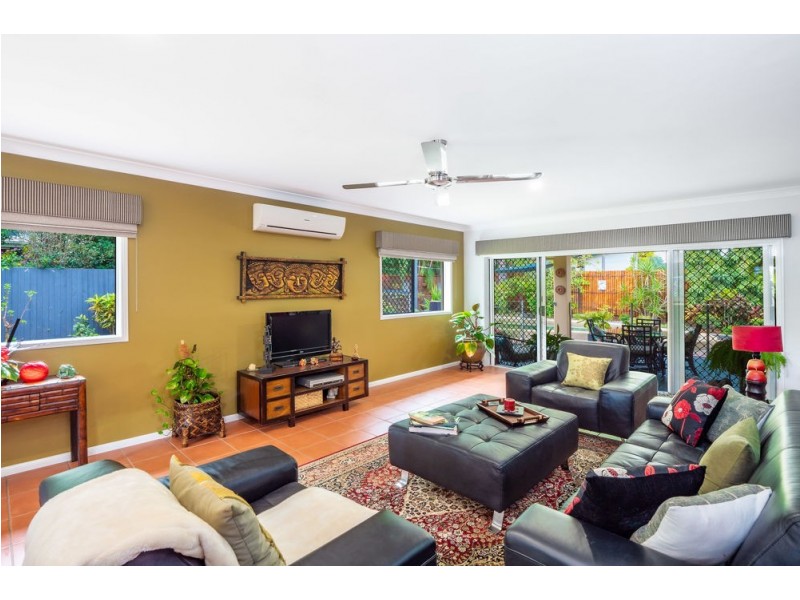 4 Barrier Close, Clifton Beach QLD 4879