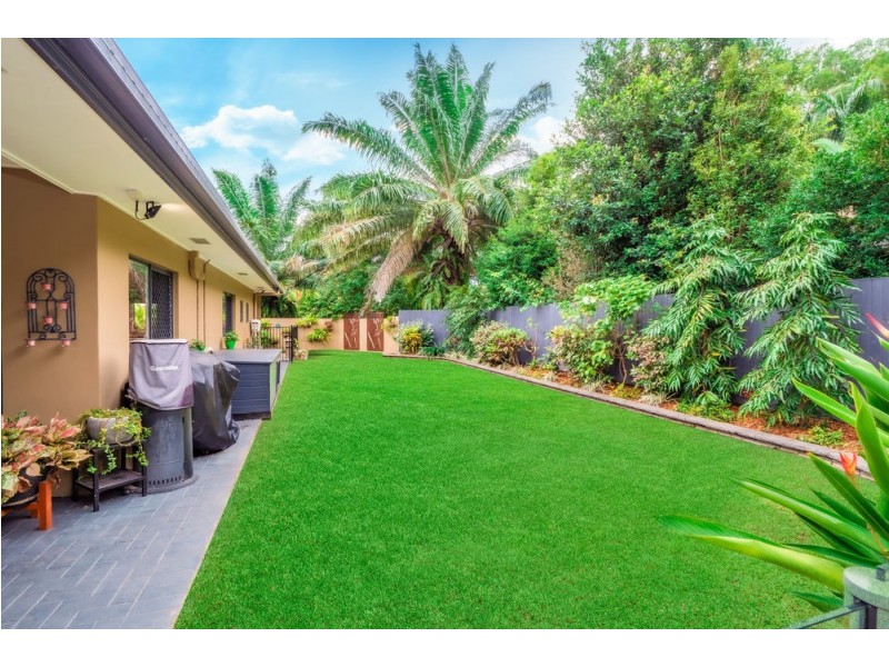 4 Barrier Close, Clifton Beach QLD 4879