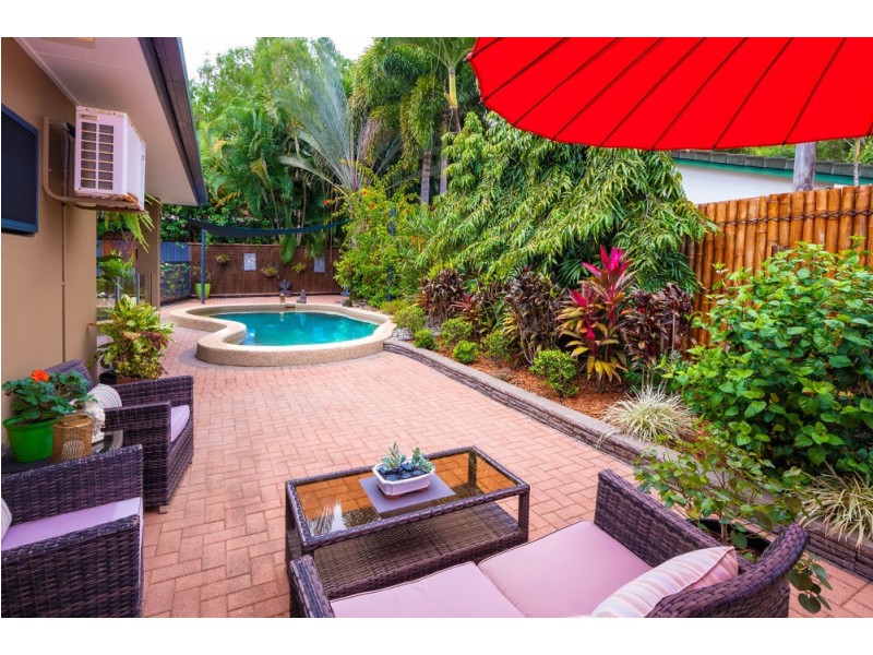 4 Barrier Close, Clifton Beach QLD 4879