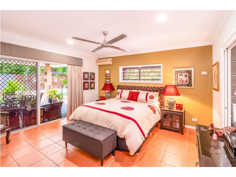 4 Barrier Close, Clifton Beach QLD 4879