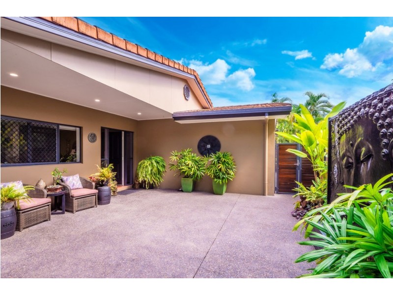4 Barrier Close, Clifton Beach QLD 4879