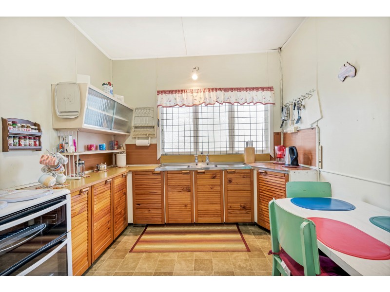 11 Abel Street, Manunda QLD 4870