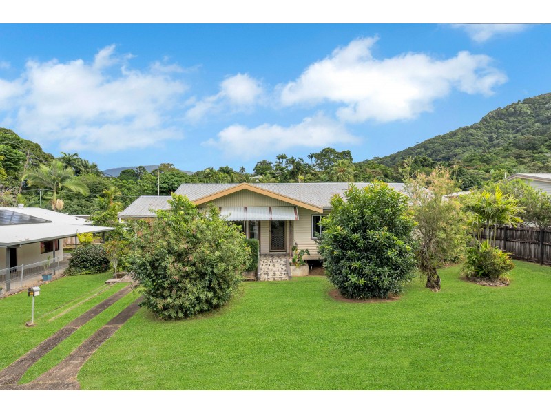 201 Jensen Street, Whitfield QLD 4870