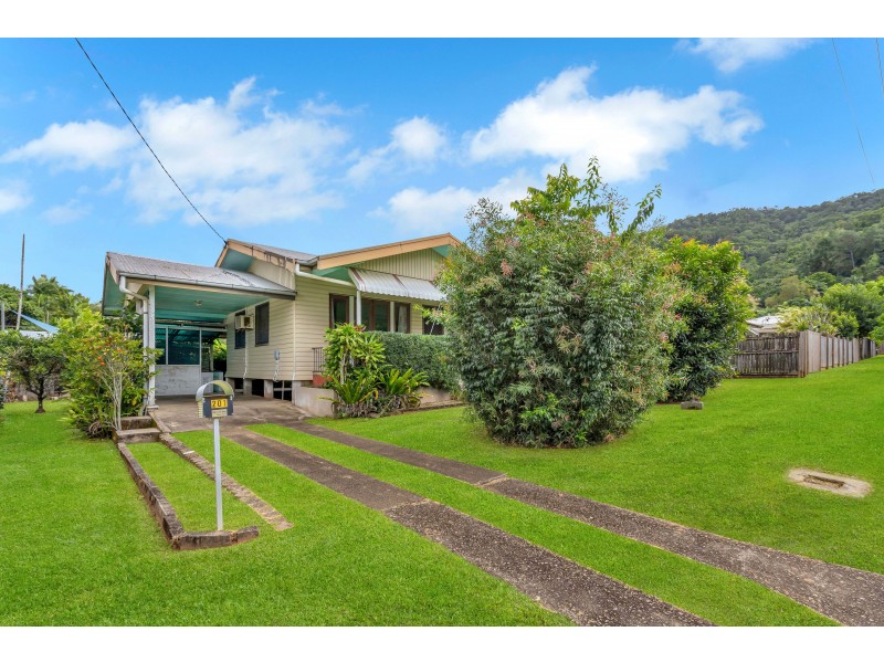 201 Jensen Street, Whitfield QLD 4870