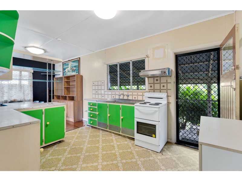 201 Jensen Street, Whitfield QLD 4870