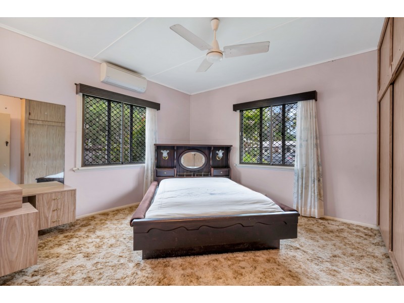 201 Jensen Street, Whitfield QLD 4870