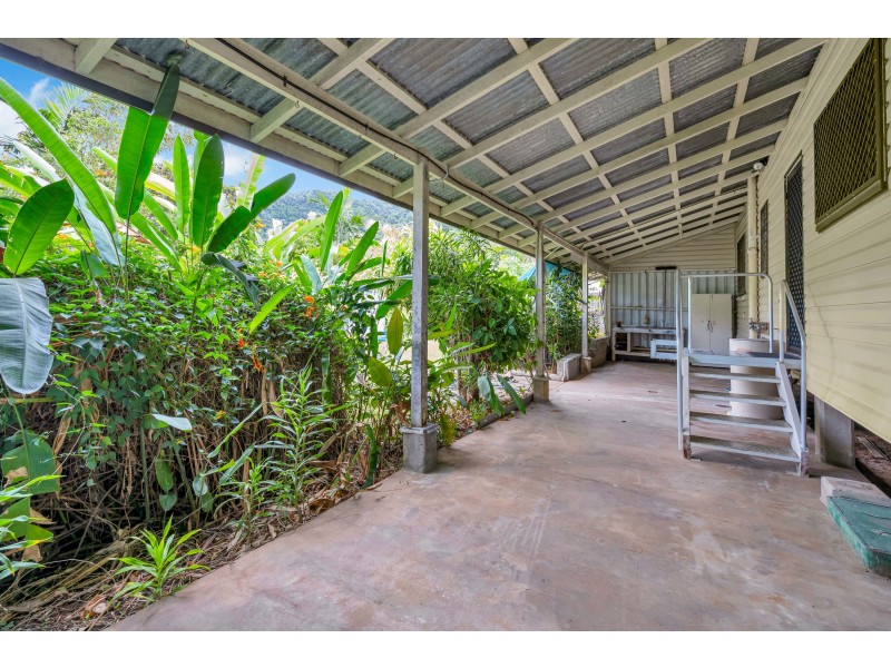 201 Jensen Street, Whitfield QLD 4870