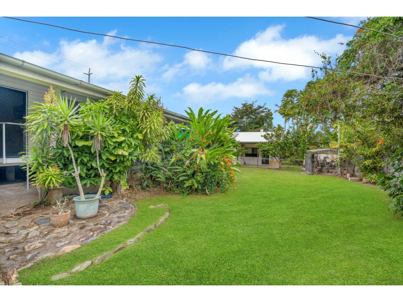 201 Jensen Street, Whitfield QLD 4870