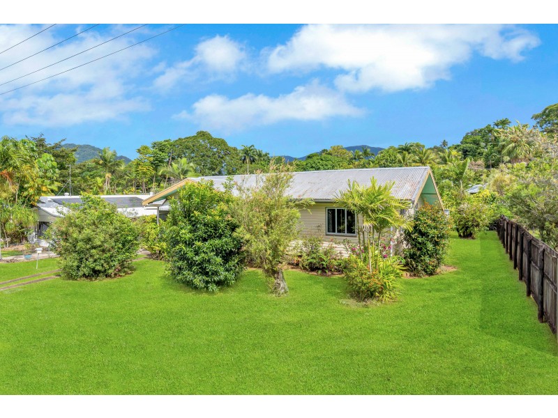 201 Jensen Street, Whitfield QLD 4870