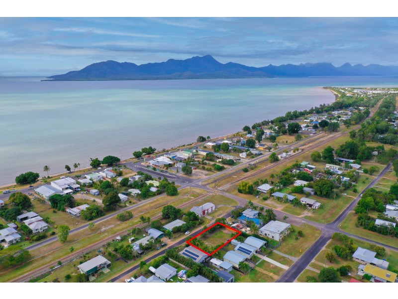 5-7 Panos Street, Cardwell QLD 4849
