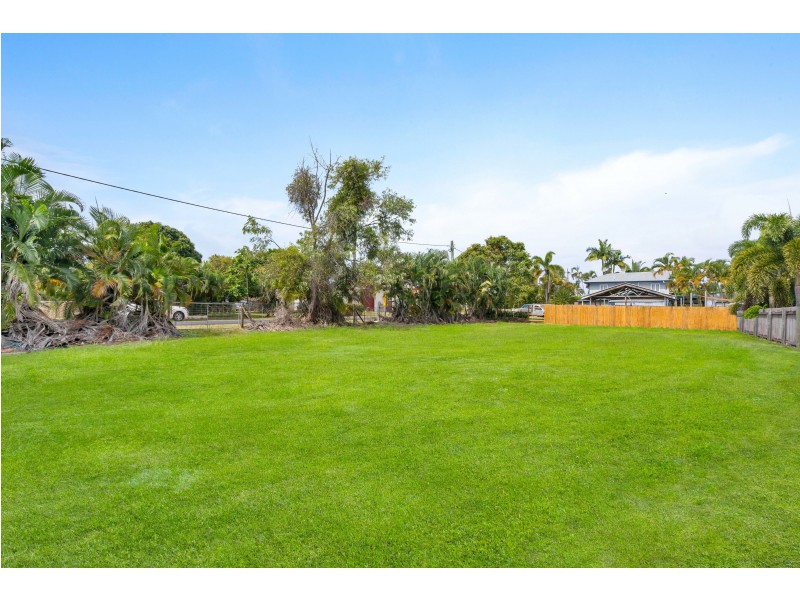 5-7 Panos Street, Cardwell QLD 4849