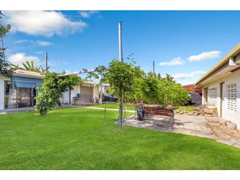 16 Melaleuca Street, Manunda QLD 4870