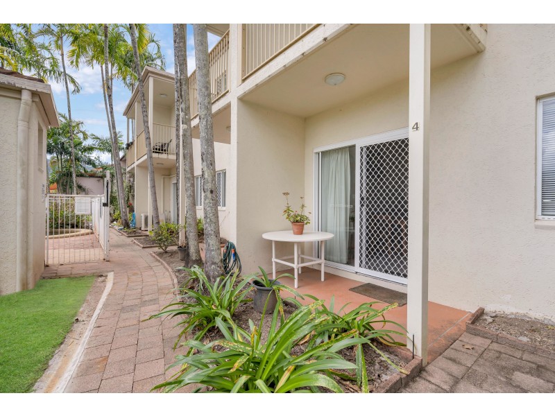 4/38 Springfield Crescent, Manoora QLD 4870
