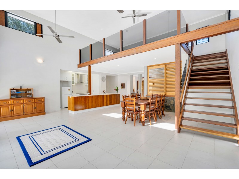 5 Ellie Banning Close, Redlynch QLD 4870