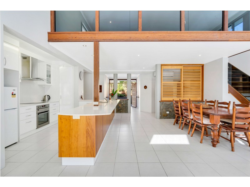 5 Ellie Banning Close, Redlynch QLD 4870