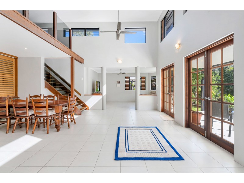 5 Ellie Banning Close, Redlynch QLD 4870