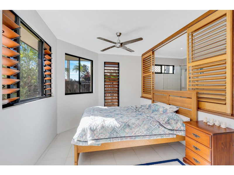 5 Ellie Banning Close, Redlynch QLD 4870