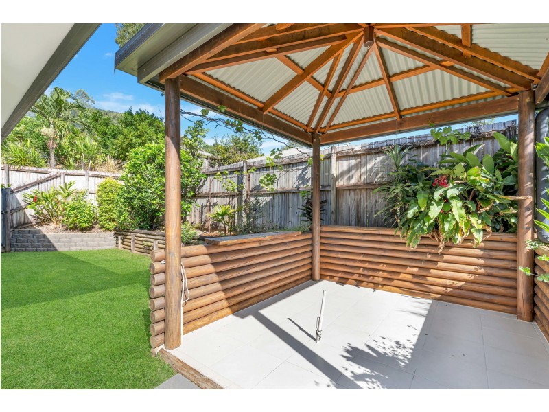 5 Ellie Banning Close, Redlynch QLD 4870