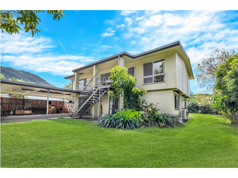 6 Serissa Street, Mooroobool QLD 4870