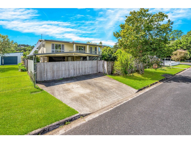 6 Serissa Street, Mooroobool QLD 4870