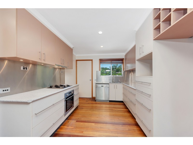 6 Serissa Street, Mooroobool QLD 4870