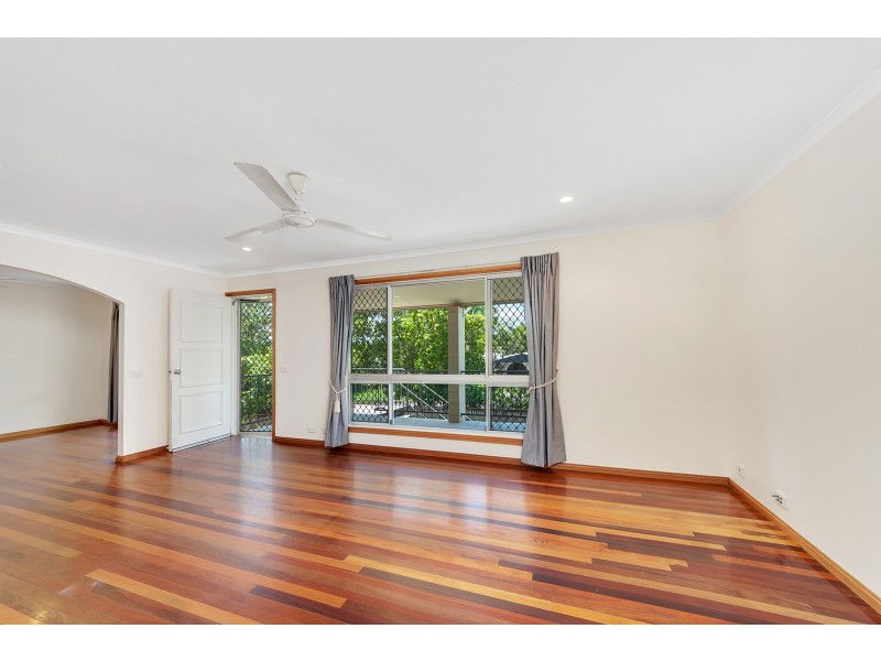 6 Serissa Street, Mooroobool QLD 4870
