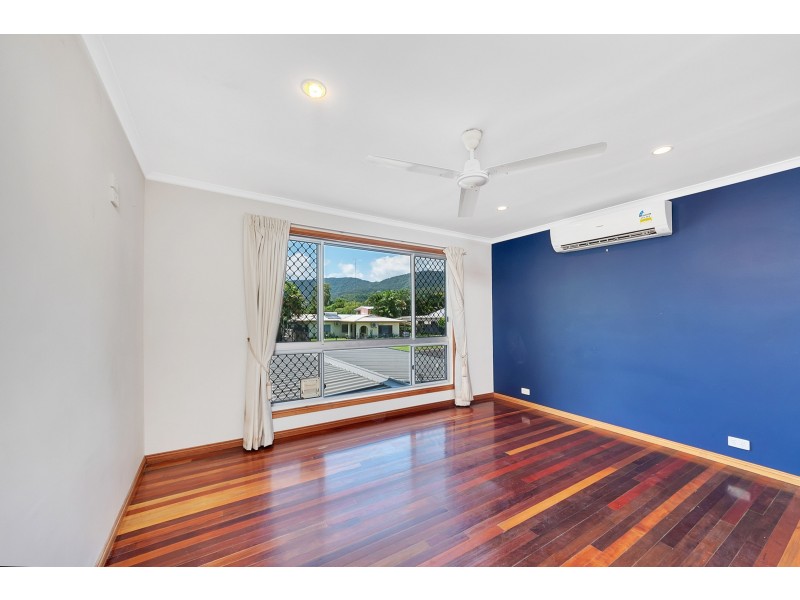 6 Serissa Street, Mooroobool QLD 4870
