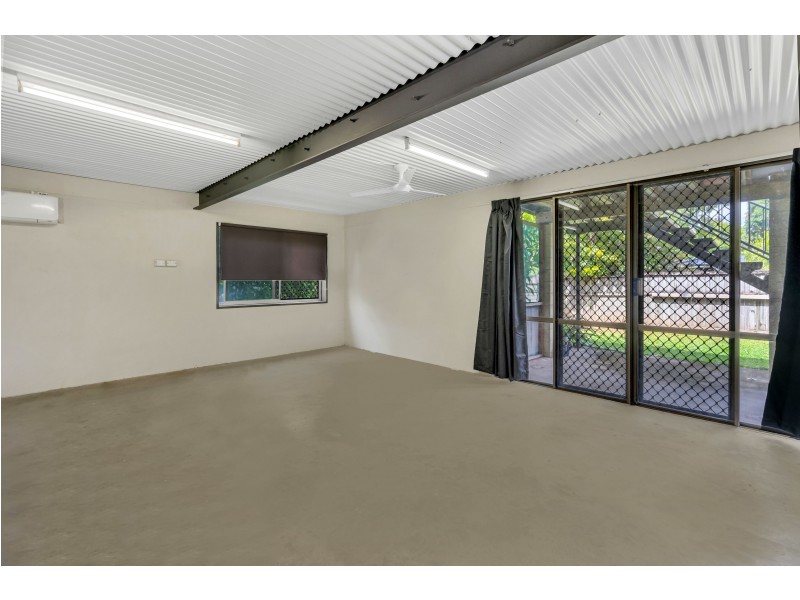6 Serissa Street, Mooroobool QLD 4870