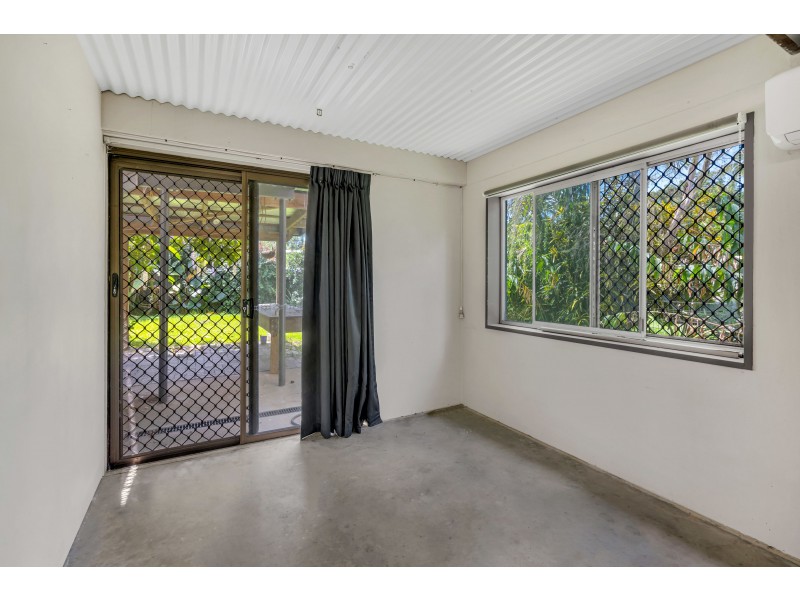6 Serissa Street, Mooroobool QLD 4870