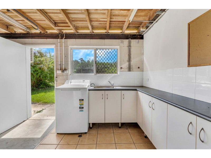 6 Serissa Street, Mooroobool QLD 4870