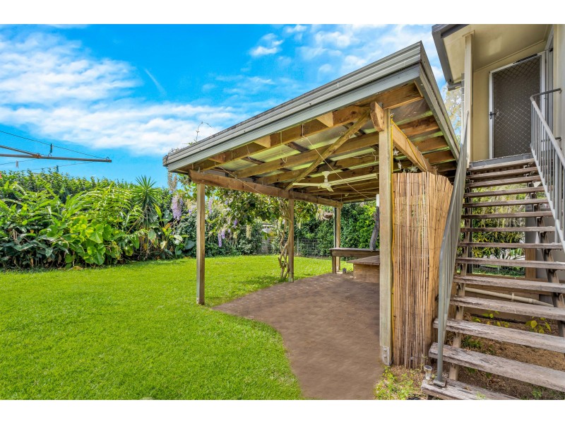 6 Serissa Street, Mooroobool QLD 4870