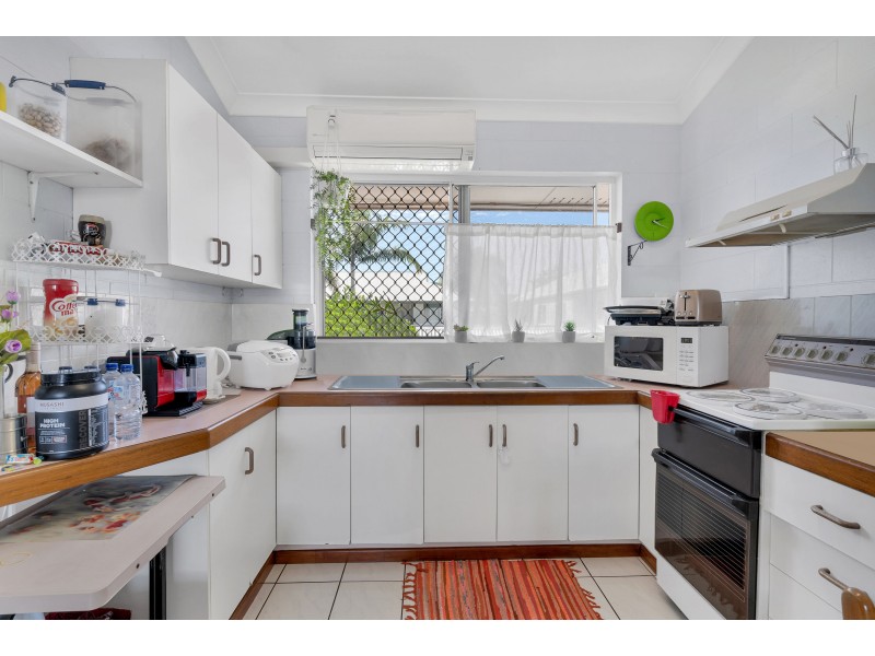 6/73-75 Pease Street, Manoora QLD 4870